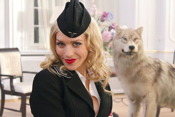 Tungl-nasisti Julia Dietze leikur hugsjónamanneskjuna og tungl-nasistann Renate Richter í kolsvörtu kómedíunni Iron Sky.