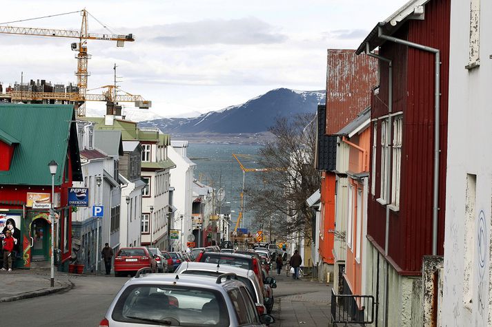 Frá Skólavörðuholti norður Frakkastíg er útsýni út á Kollafjörð, upp á Kjalarnes og til Esju.