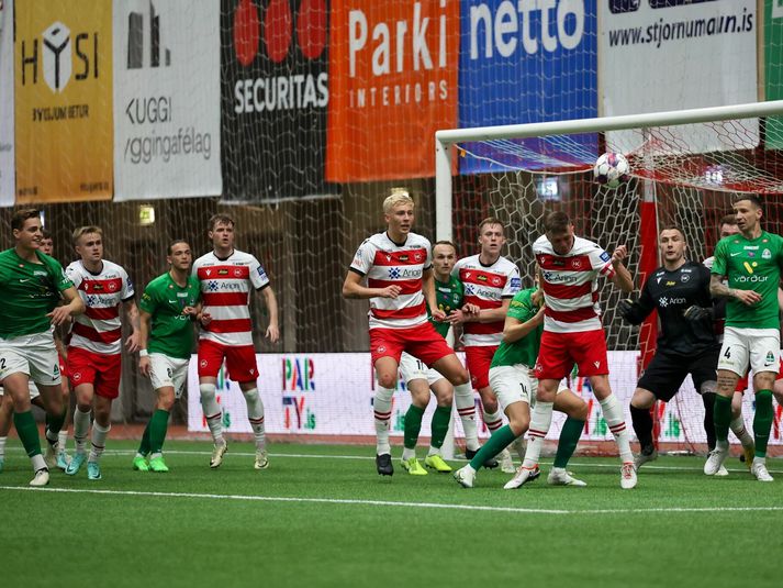 Hart barist í leik kvöldsins.