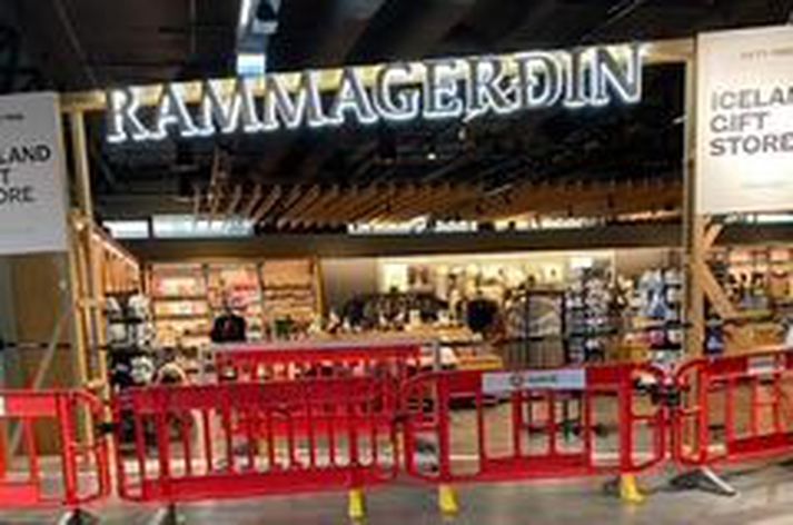 Frá því þegar Isavia lokaði verslun Rammagerðarinnar fyrr í vikunni.