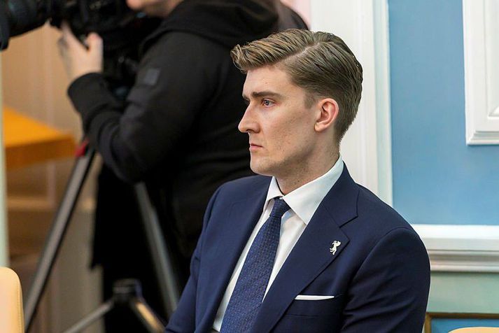 Öll spjót hafa staðið á Snorra Mássyni síðan á mánudag.