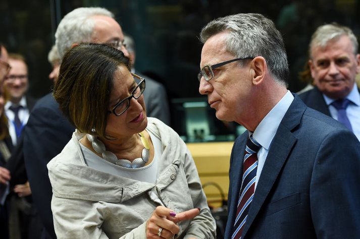 Johanna Mikl-Leitner, innanríkisráðherra Austurríkis og Thomas de Maiziere, innanríkisráðherra Þýskalands, á fundinum í Brussel fyrr í dag.