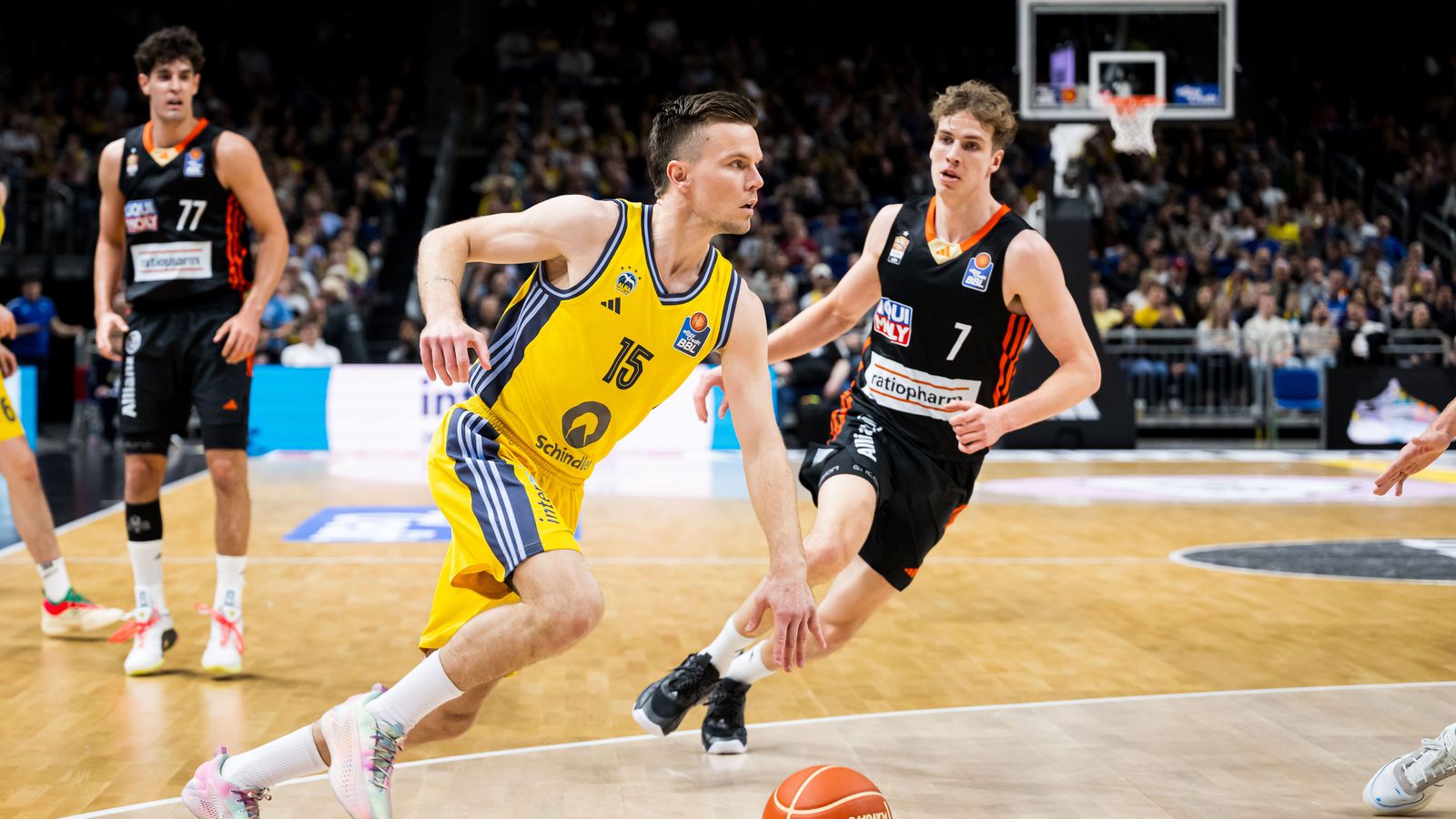 Martin stoðsendingahæstur í sigri