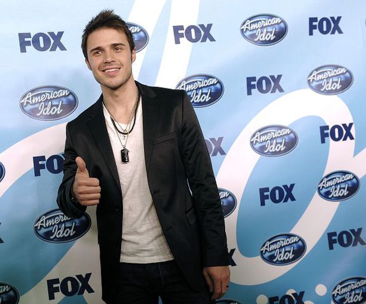 Sumir telja að Kris Allen sé ekki verðugur sigurvegari American Idol og að kosningasvik hafi tryggt honum sigurinn.