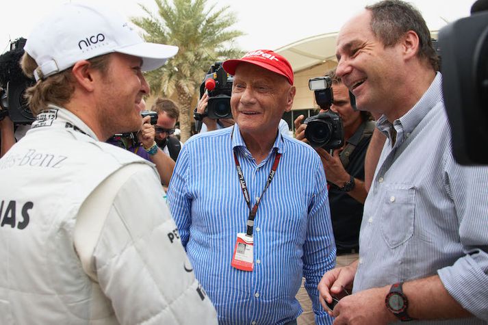 Nico Rosberg, Niki Lauda og Gerhard Berger ræða málin.
