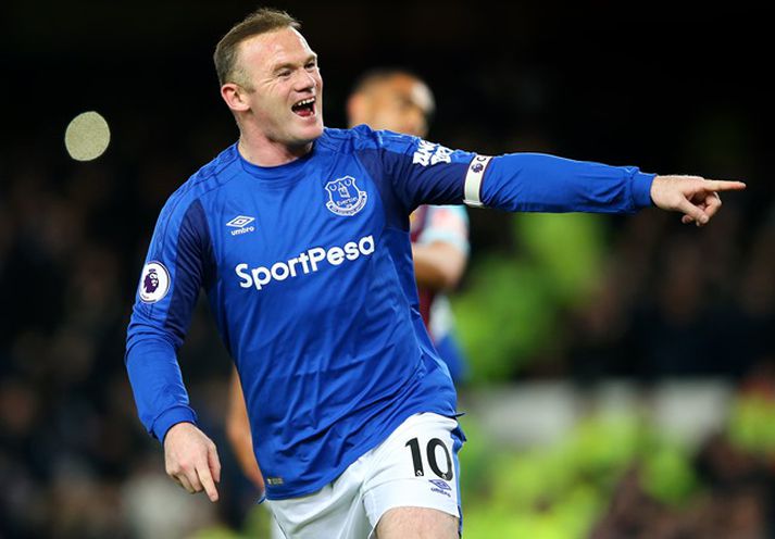 Wayne Rooney skoraði þrjú fyrstu mörk Everton.