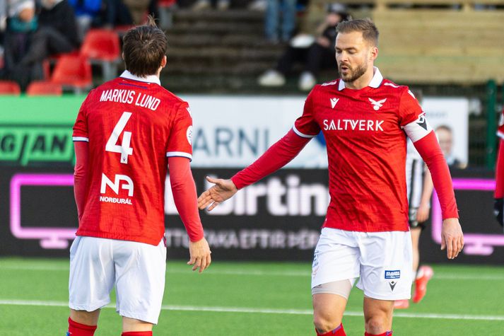 Valsmenn léttir í lund.