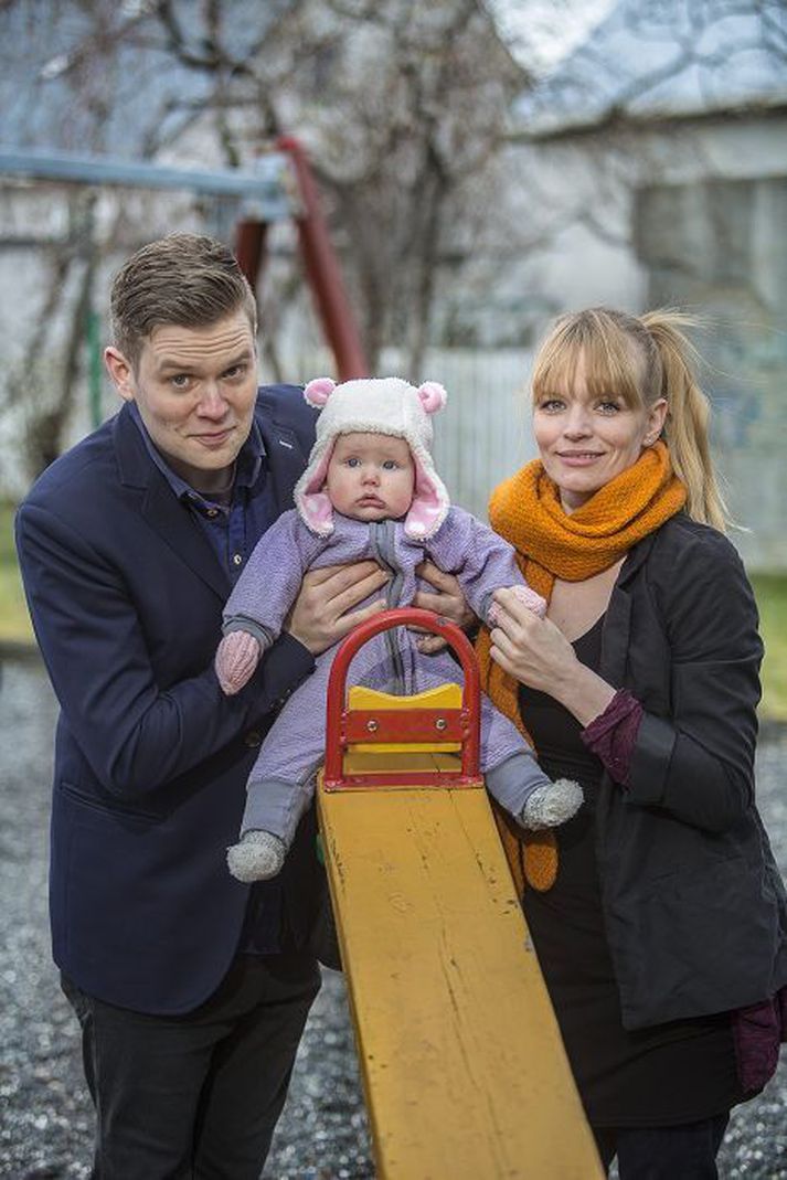 Linda Guðrún Karlsdóttir, kærasta Ara er hans helsti samstarfsmaður þegar kemur að því að semja gamanefni.