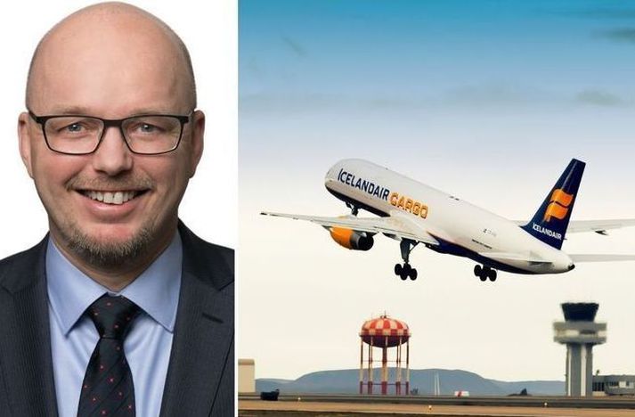 Gunnar Már Sigurfinnsson mun áfram starfa hjá Icelandair þar til nýr maður hefur verið ráðinn í stöðuna.