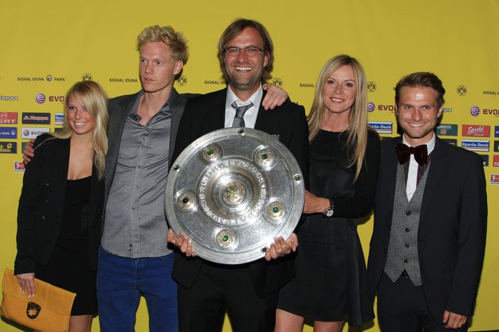 Jürgen Klopp með fjölskyldu sinni eftir að Borussia Dortmund varð þýskur meistari 2011.