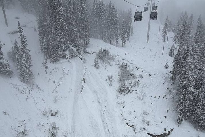 Tilkynnt var um nærri þrjátíu snjóflóð í Tíról á föstudag. 