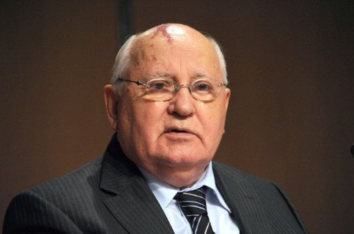 Mikhail Gorbachev gagnrýnir Putin harðlega.