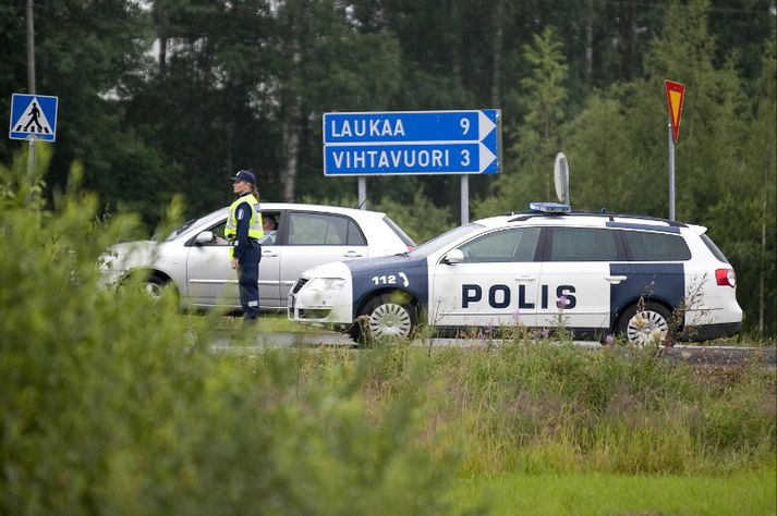 Að sögn lögreglu komu skotvopn ekki við sögu. Fréttin tengist fréttinni ekki beint.