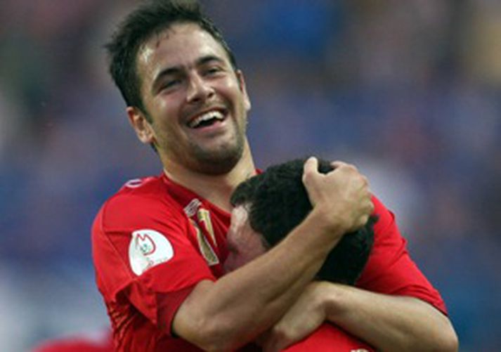 Joe Cole fagnar marki sínu í Tallin í kvöld
