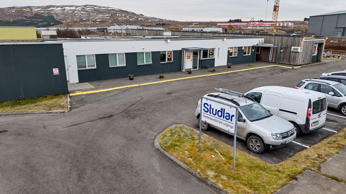 Stuðlar er meðferðarheimili í Grafarvogi. Það er sérstaklega fyrir neyðarvistun drengja. Vistunartími er að hámarki fjórtán dagar.