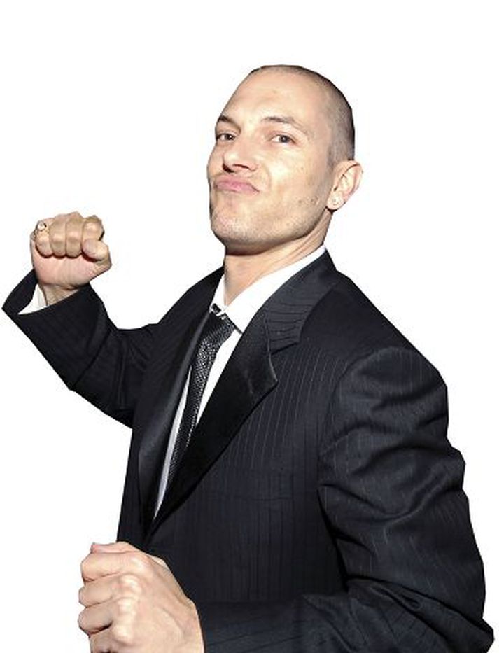 Feitur Kevin Federline þykir nokkuð mikill um sig þessa dagana en hann er að taka sig á.