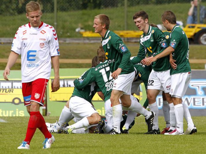 Arnór Sveinn Aðalsteinsson fagnar hér marki með Blikum í sumar.