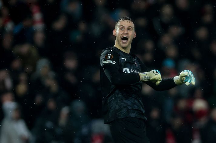 Elías Rafn Ólafsson stóð heldur betur fyrir sínu í toppslagnum í dag.