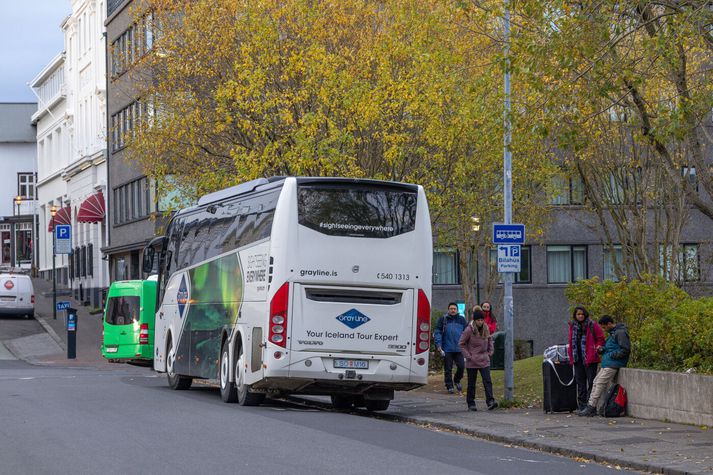 Rúta í miðbænum að sækja ferðamenn. Mynd er úr safni og tengist fréttinni ekki beint.