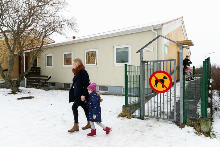 Myndin er tekin við leikskólann Laugasól í verkfalli sem starfsfólk leikskólanna fór í fyrir um ári síðan.