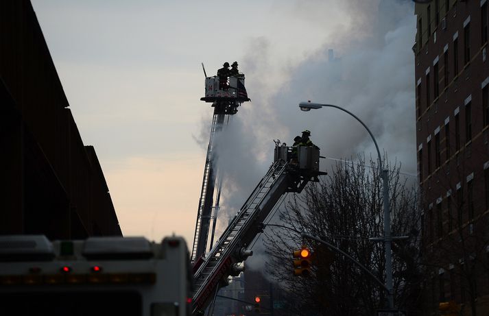 Tvö hús hrundu til grunna í sprengingunni.