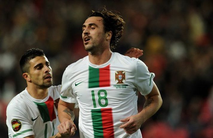 Hugo Almeida fagnar marki sínu í kvöld.