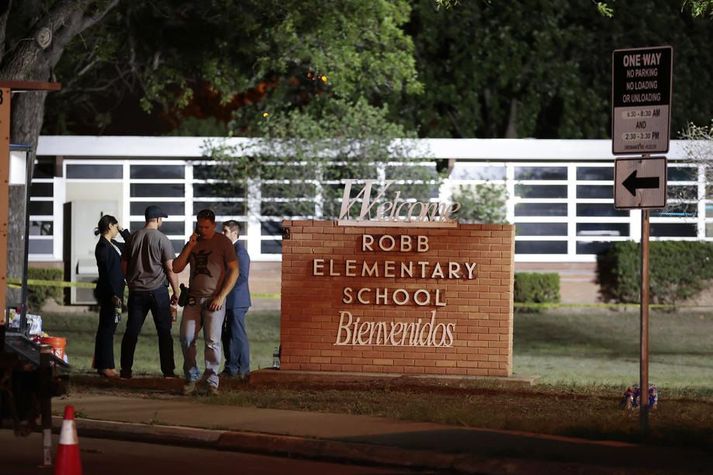 Alls létust nítján börn og tveir kennarar í árásinni í Robb-grunnskólanum í Uvalde í Texas sem var gerð 24. maí síðastliðinn.