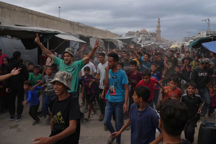 Palestínumenn fögnuðu margir í dag eftir að fregnir bárust af því að samkomulag um vopnahlé lægi fyrir.