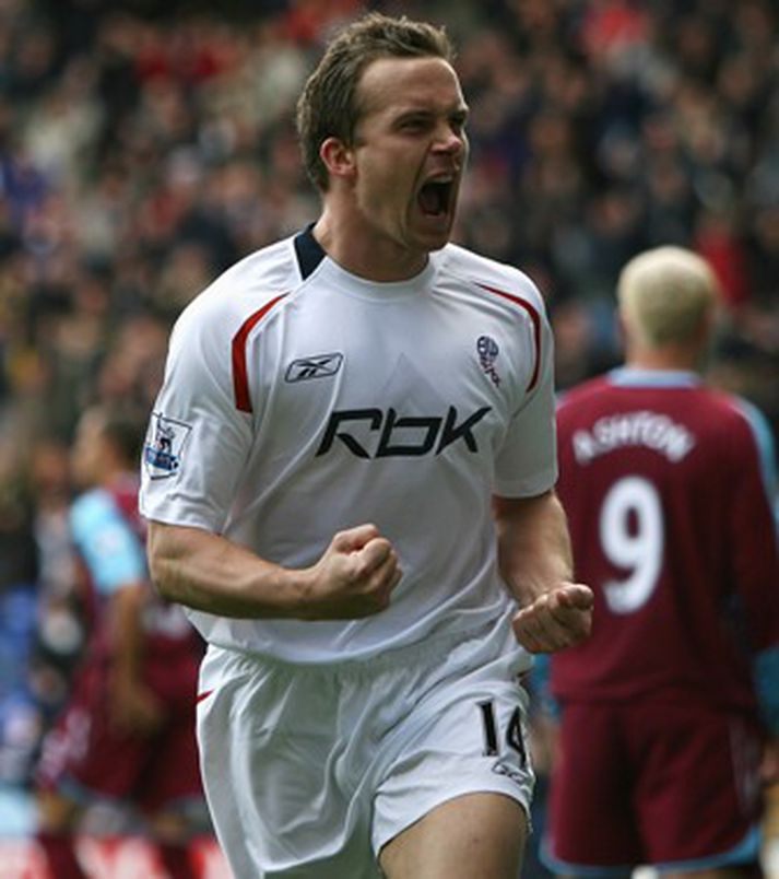 Kevin Davies skoraði mikilvægt mark fyrir Bolton í dag