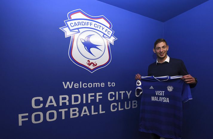 Emiliano Sala var nýverið keyptur til Cardiff.