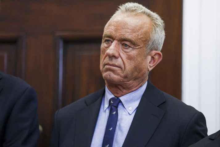 Robert F Kennedy yngri er heilbrigðisráðherra.