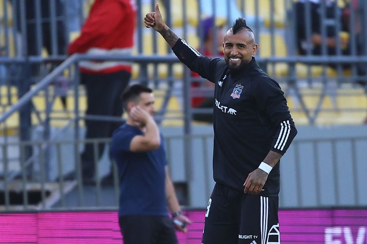 Arturo Vidal var kynntur til leiks með stæl er hann snéri aftur til Colo-Colo í heimalandinu.