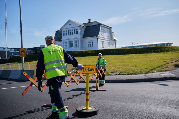 Miklar öryggisráðstafanir verða við Höfða í dag þar sem varaforseti Bandaríkjanna fundar með íslenskum ráðamönnum.