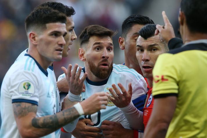 Lionel Messi var ekki sáttur við dómarana á Copa America í sumar.