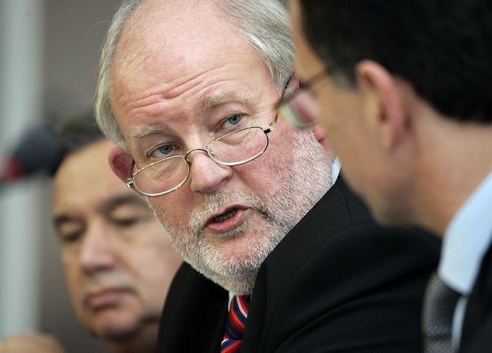 Charles Clarke. Dómar verða ekki staðfestir sé pyntingum beitt.
