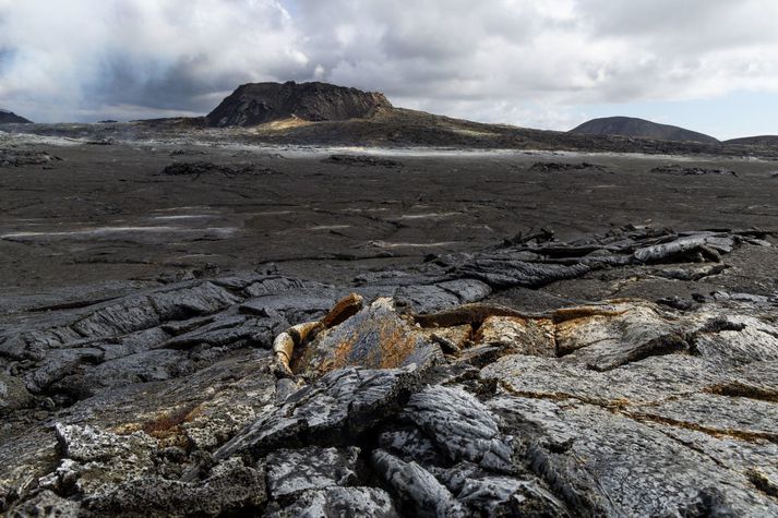 Fagradalsfjall og Meradalir. Þarna hefur verið mikill skjálftaórói að undanförnu og fór einn skjálftinn upp í 3,9. Eldfjallafræðingar Veðurstofunnar telja þó ekki að um gosóróa sé að ræða. Í Bárðarbungu var í gærkvöldi stór skjálfti upp á 4,9 en ekki eins margir til að finna þann skjálfta.