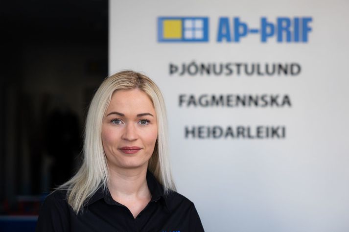 Dagbjört Una Helgadóttir mannauðstjóri AÞ Þrifa segir fyrirtækið afar stolt af því að hafa nýlega hlotið viðurkenninguna Besti vinnustaðurinn fyrir konur samkvæmt viðmiðunum Great Place to Work (GPTW). Þá sé líka mjög gott að geta séð hvernig vinnustaðurinn er að mælast miðað við til dæmis sambærileg fyrirtæki í Evrópu.