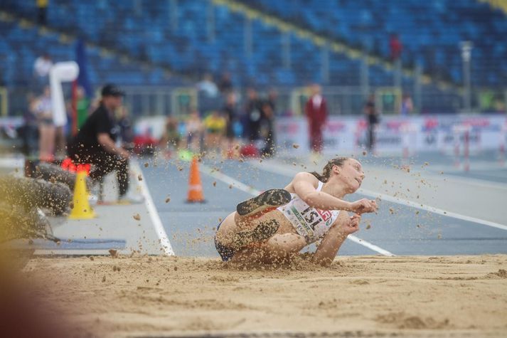 Irma Gunnarsdóttir keppti í langstökki.