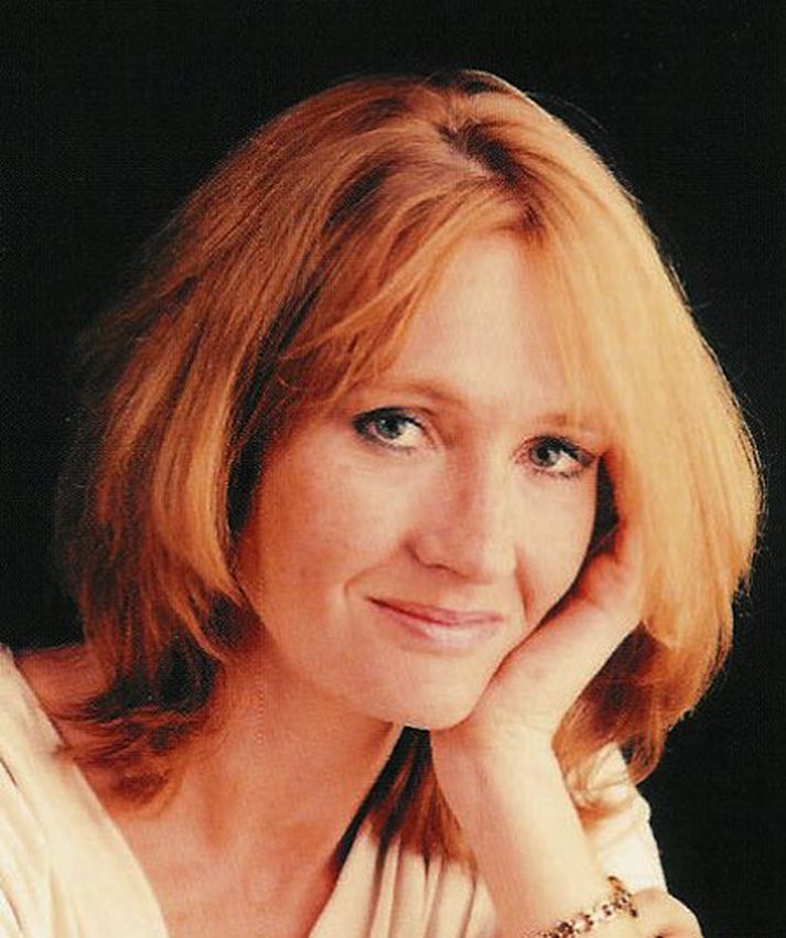 JK Rowling var einstæð atvinnulaus móðir þegar hún kláraði fyrstu Harry Potter bókina. Eignir hennar eru í dag metnar á um sextíu milljarða króna.