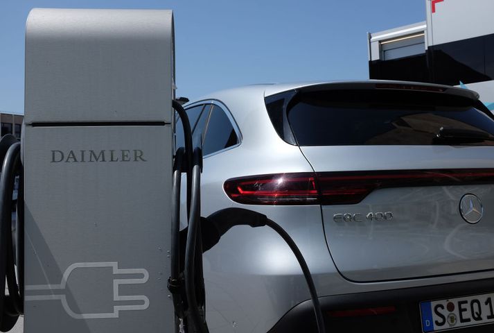 Daimler hugar að uppsögnum til að nota fjármagn í rafbíla og þróun þeirra.