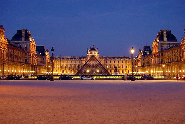 Louvre-safnið.