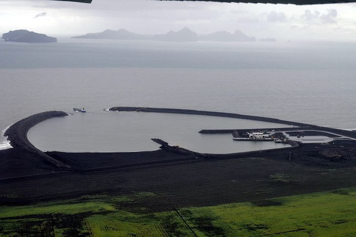Ferðamönnum til Eyja fjölgaði mjög með tilkomu Landeyjahafnar.