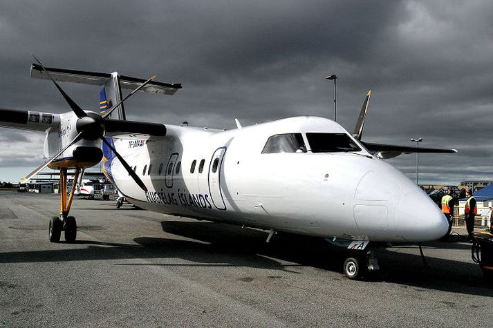 Flugfélag Íslands rekur nú aðeins eina Dash-8 vél eftir að önnur þeirra brotlenti á Grænlandi í byrjun mánaðarins. 
fréttablaðið/gva