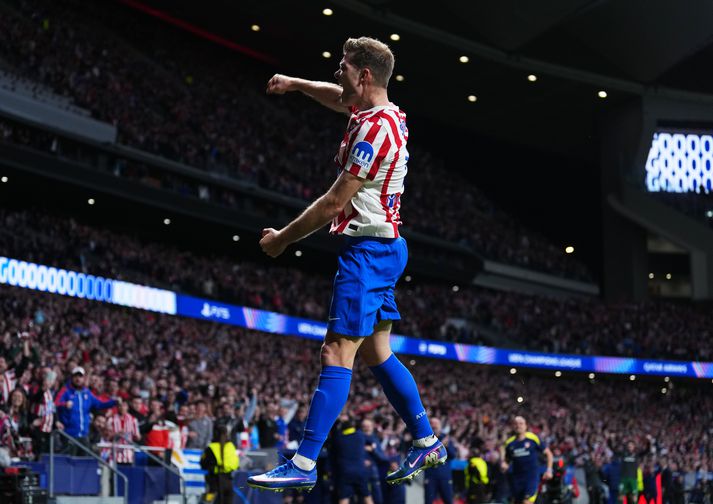 Alexander Sörloth fagnar þriðja marki sínu fyrir Atletico de Madrid í kvöld.