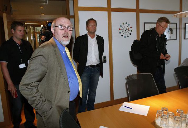 Jón Bjarnason Fulltrúar Landssambands íslenskra útvegsmanna gengu á fund ráðherra í sjávarútvegsráðuneytinu í gær og fóru fram á að hann endurskoðaði ákvörðun sína um að gefa frjálsar veiðar á úthafsrækju. 