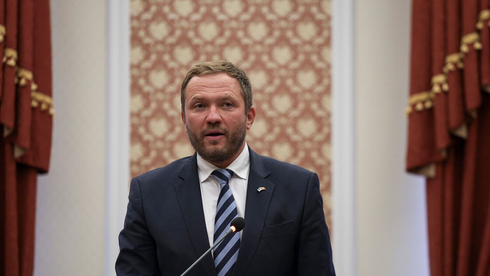 Eistar saka Rússa um fjölþáttaárás