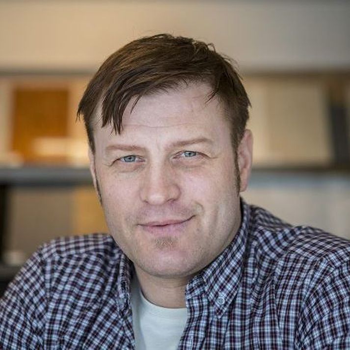 Tómas Ingi Tómasson lét lita hár sitt fyrir fyrsta fótboltaleik tímabilsins. Auk þess hefur verið skerpt á augabrúnum fyrrverandi fótboltakappans, eins og hann orðar það sjálfur.