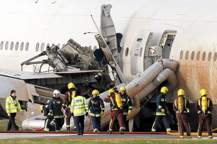 Boeing þotan á Heathrow flugvelli.