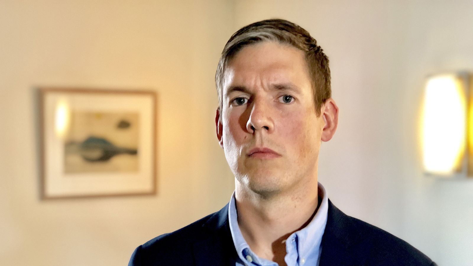 Komin hand­bók um hvernig stefna megi ríkjum og Ís­land geti verið næst
