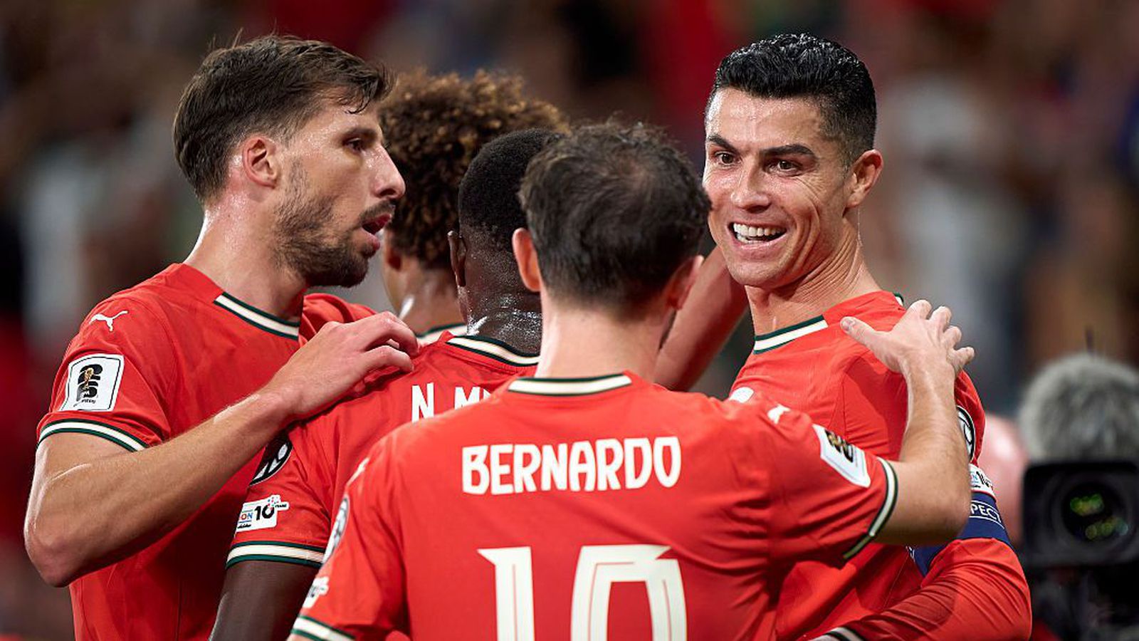 Fer­tugur Ronaldo sló met og hjálpaði Heimi